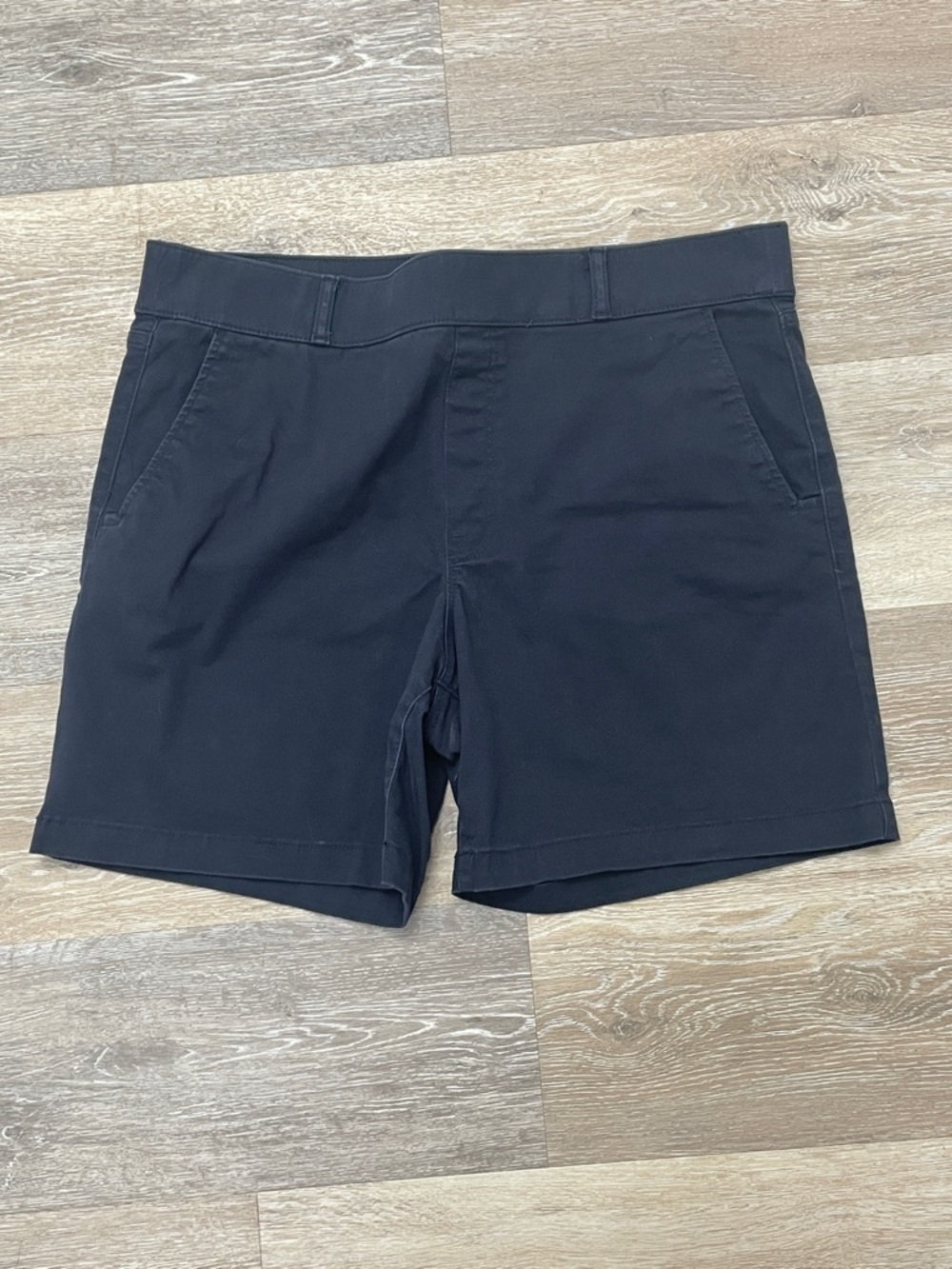 Gloria Vanderbilt Navy Flat Front Women’s High Rise Pull On Shorts Size 16